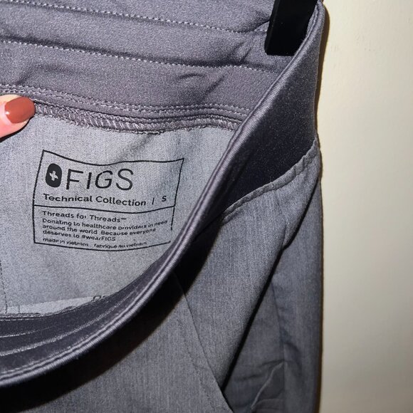 FIGS Scrub Set - Graphite - Picture 7 of 7